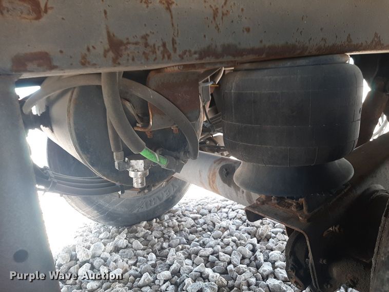 image for item DQ6989 2018 Utility Trailer  VS2DX dry van trailer