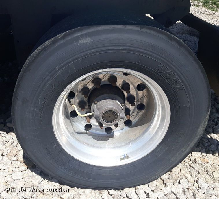 image for item DQ6989 2018 Utility Trailer  VS2DX dry van trailer