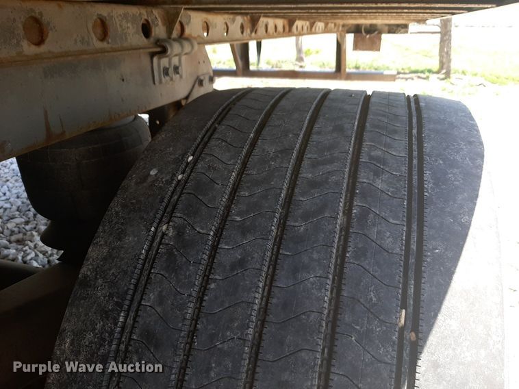 image for item DQ6989 2018 Utility Trailer  VS2DX dry van trailer