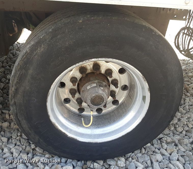 image for item DQ6989 2018 Utility Trailer  VS2DX dry van trailer