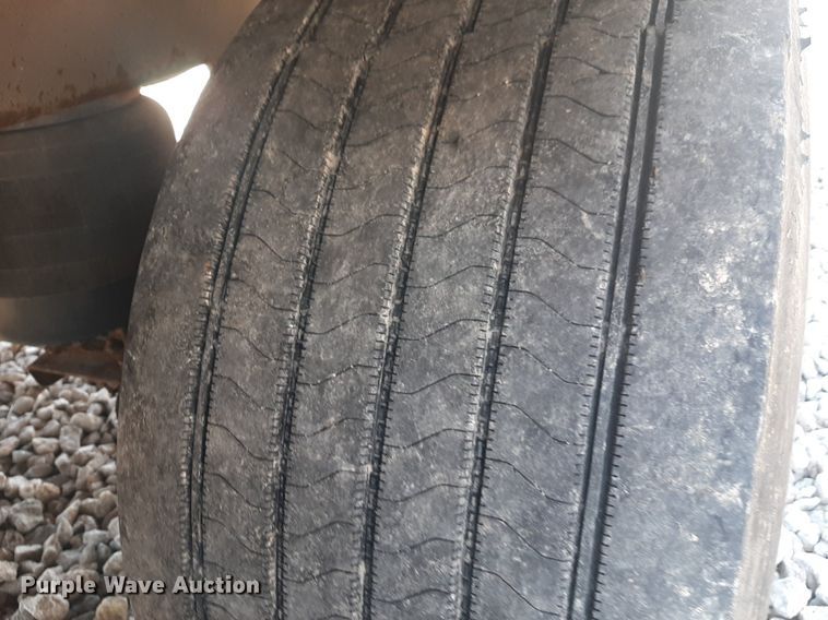 image for item DQ6989 2018 Utility Trailer  VS2DX dry van trailer