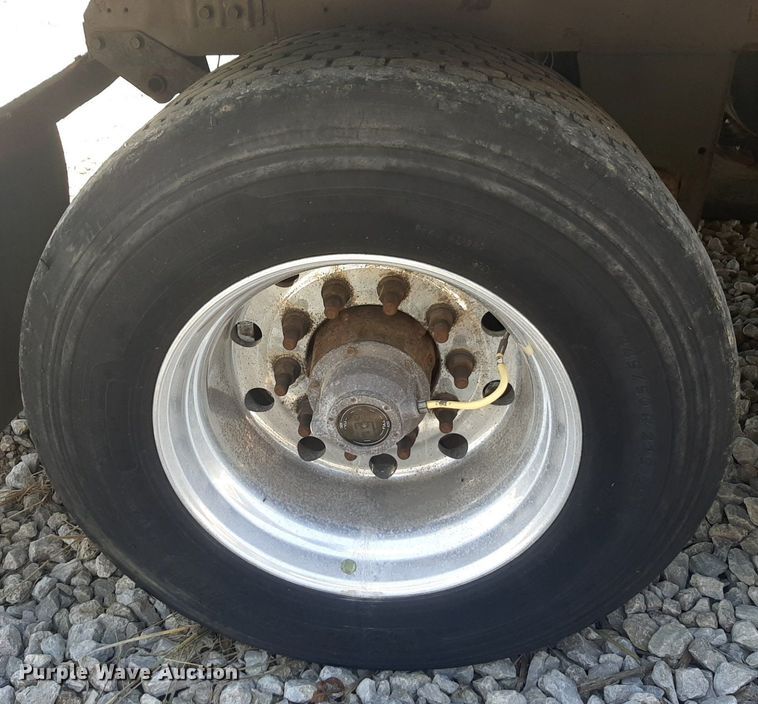 image for item DQ6989 2018 Utility Trailer  VS2DX dry van trailer