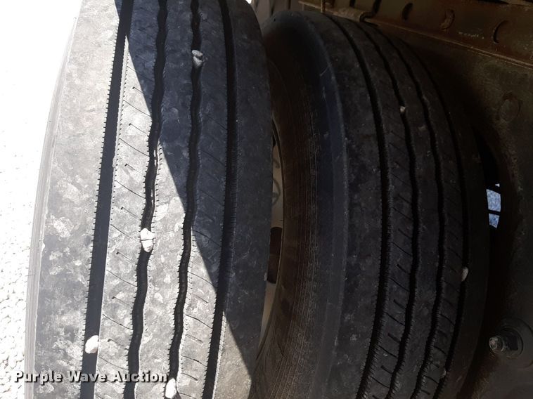 image for item DQ6990 2013 Great Dane SB230 refrigerated van trailer