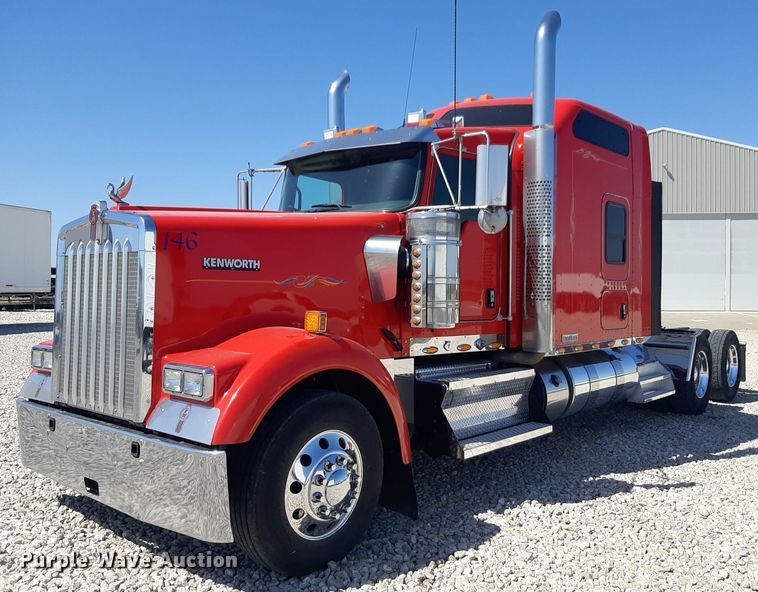 image for item DQ6991 2018 Kenworth W900 semi truck