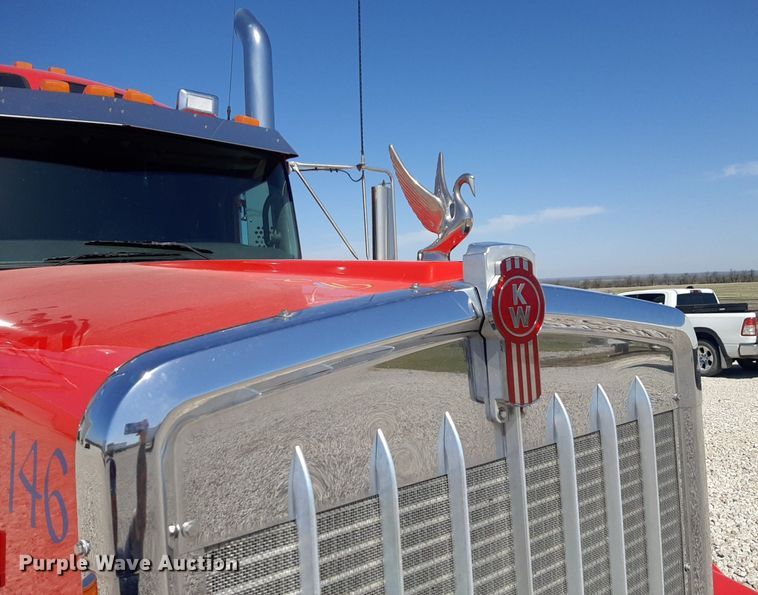 image for item DQ6991 2018 Kenworth W900 semi truck