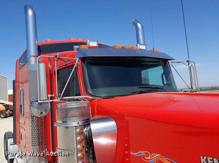 image for item DQ6991 2018 Kenworth W900 semi truck