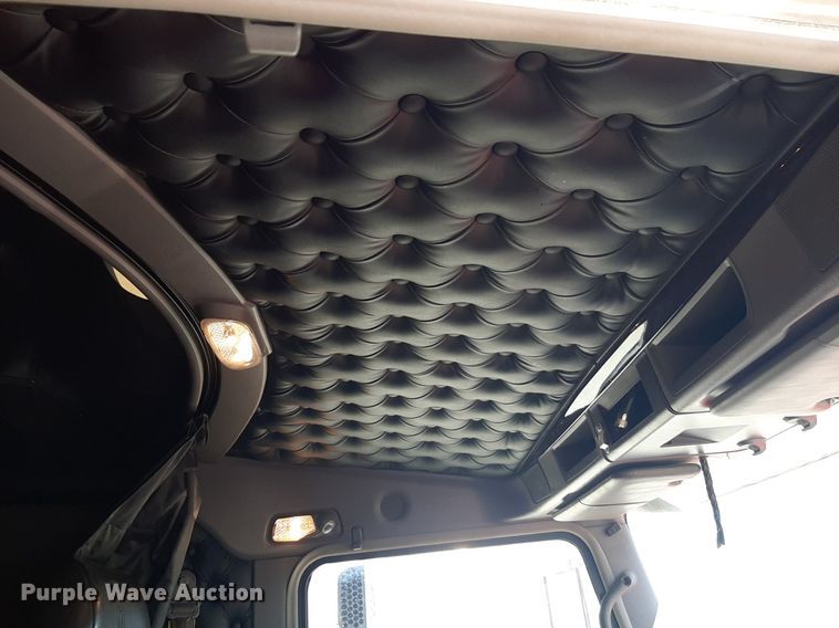 image for item DQ6991 2018 Kenworth W900 semi truck