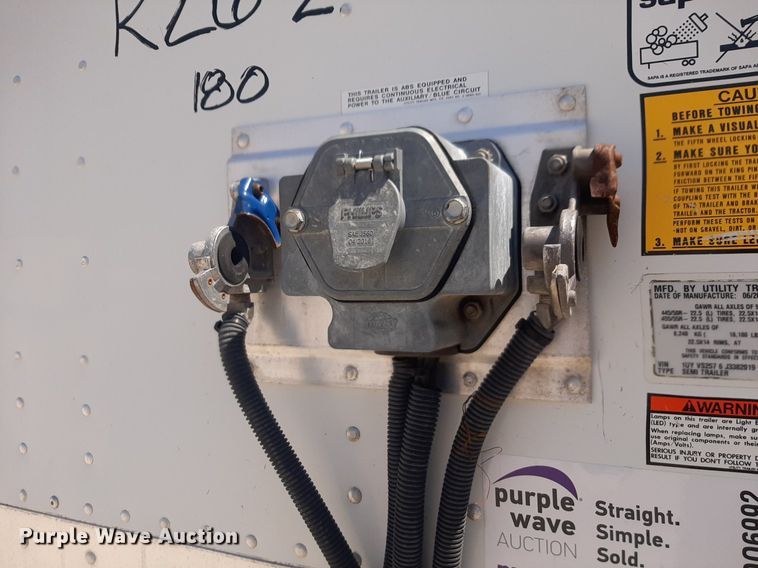 image for item DQ6992 2018 Utility Trailer VS2DX dry van trailer