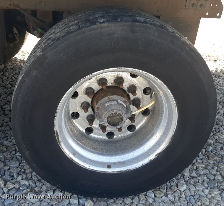 image for item DQ6992 2018 Utility Trailer VS2DX dry van trailer