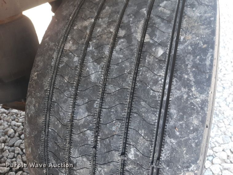 image for item DQ6992 2018 Utility Trailer VS2DX dry van trailer