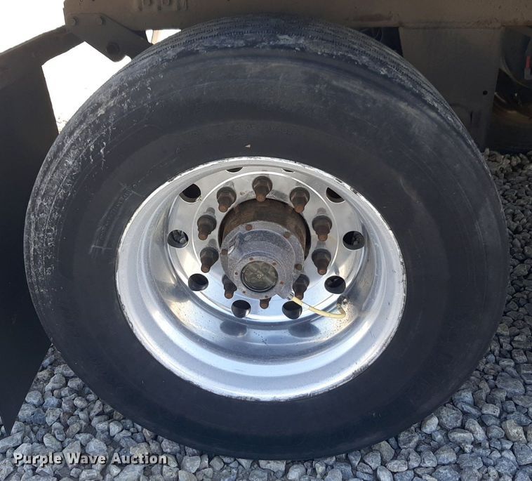 image for item DQ6992 2018 Utility Trailer VS2DX dry van trailer