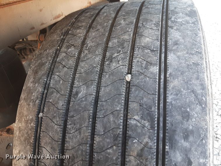 image for item DQ6992 2018 Utility Trailer VS2DX dry van trailer