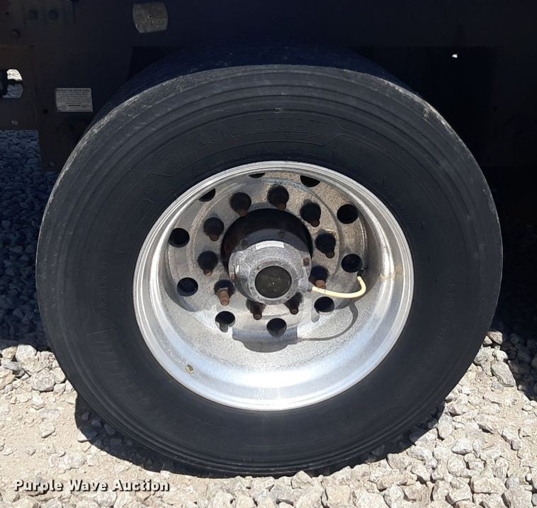 image for item DQ6992 2018 Utility Trailer VS2DX dry van trailer