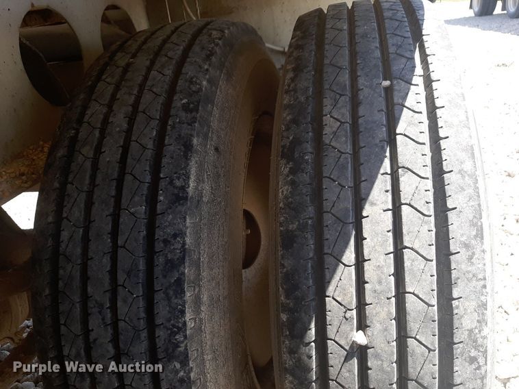 image for item DQ6994 2000 Trinity  live bottom trailer