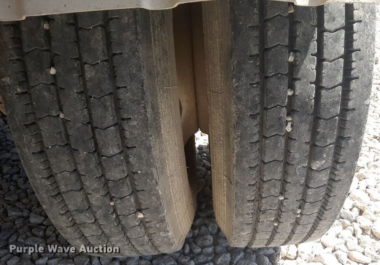 image for item DQ6994 2000 Trinity  live bottom trailer