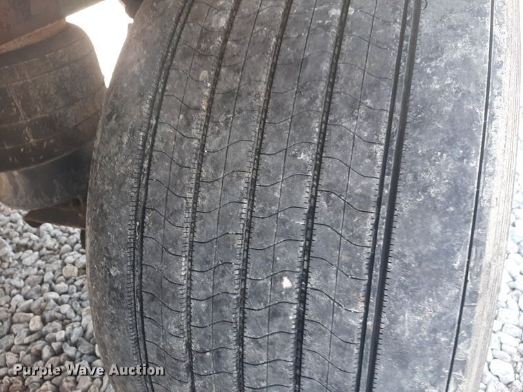 image for item DQ6995 2018 Utility Trailer VS2DX dry van trailer