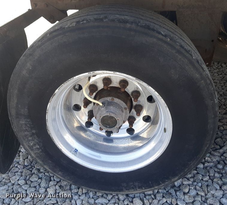 image for item DQ6995 2018 Utility Trailer VS2DX dry van trailer