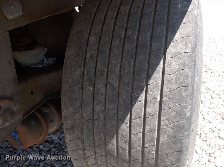 image for item DQ6995 2018 Utility Trailer VS2DX dry van trailer