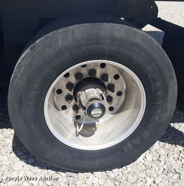 image for item DQ6995 2018 Utility Trailer VS2DX dry van trailer