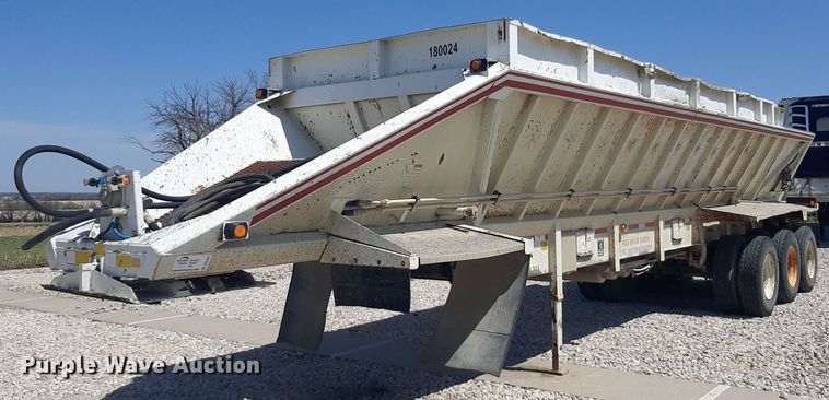 image for item DQ7031 2006 Trail King live bottom trailer