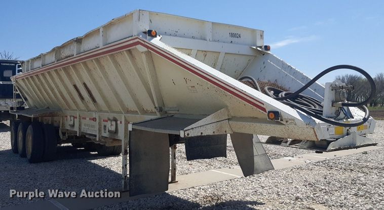 image for item DQ7031 2006 Trail King live bottom trailer