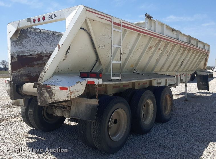 image for item DQ7031 2006 Trail King live bottom trailer