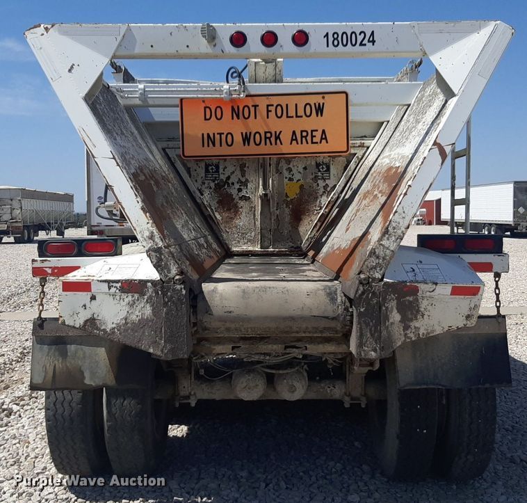 image for item DQ7031 2006 Trail King live bottom trailer