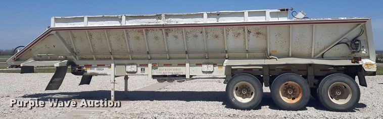 image for item DQ7031 2006 Trail King live bottom trailer