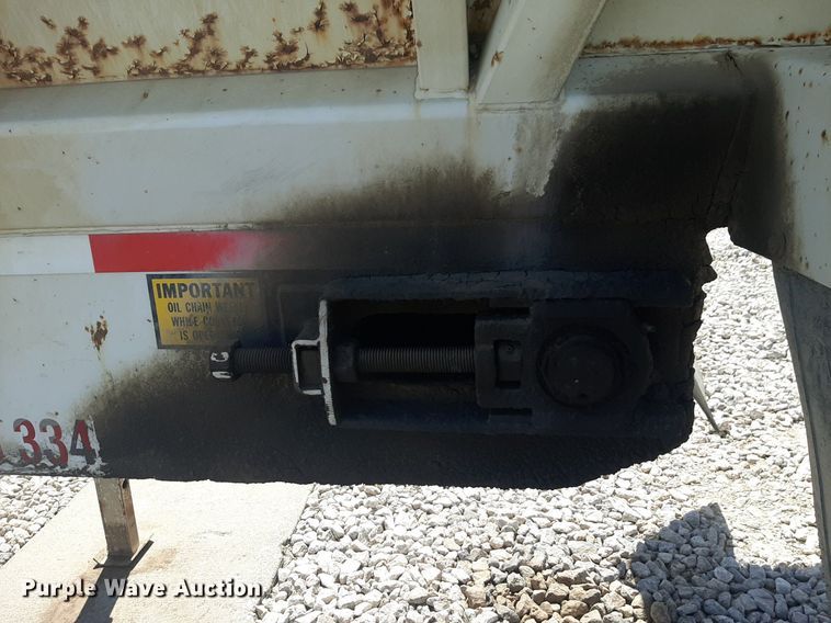 image for item DQ7031 2006 Trail King live bottom trailer