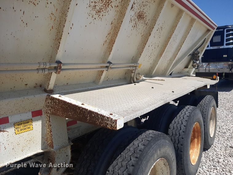 image for item DQ7031 2006 Trail King live bottom trailer