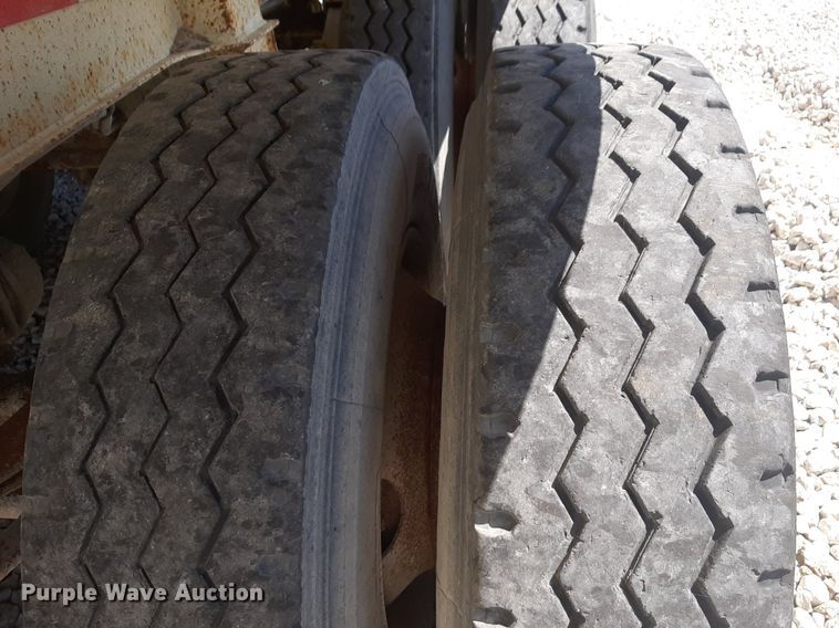 image for item DQ7031 2006 Trail King live bottom trailer