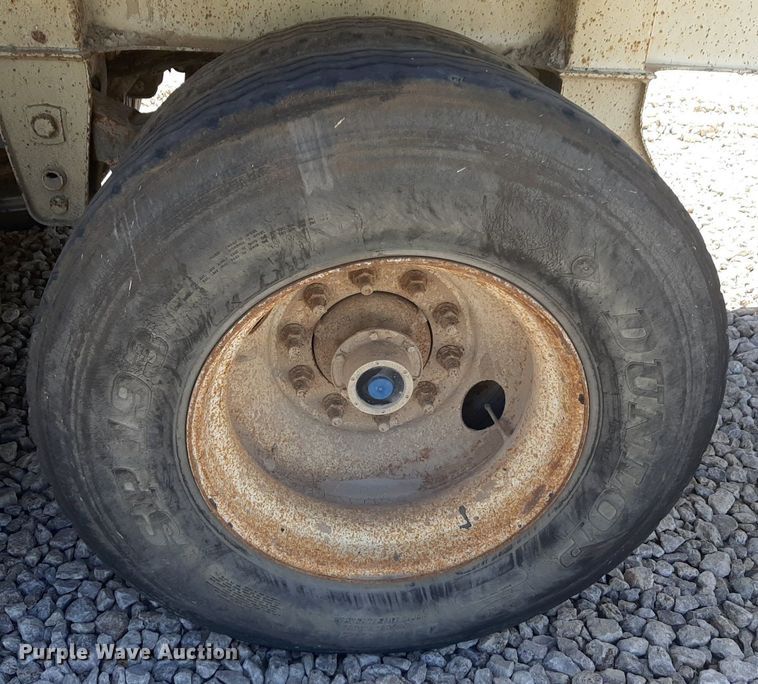 image for item DQ7031 2006 Trail King live bottom trailer