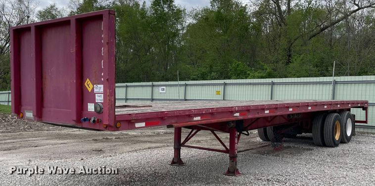 image for item DS5501 1997 Clark  flatbed trailer