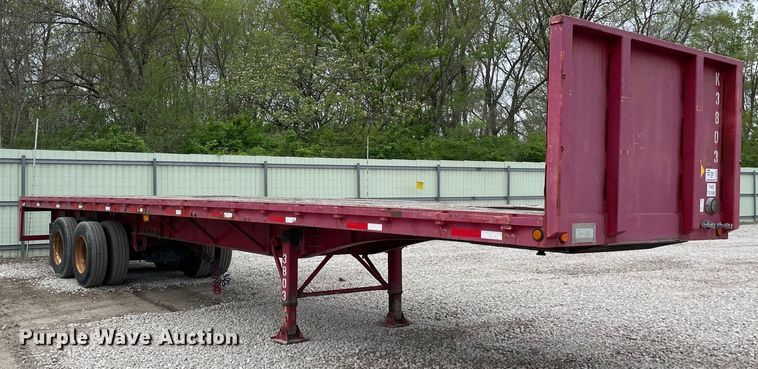 image for item DS5501 1997 Clark  flatbed trailer