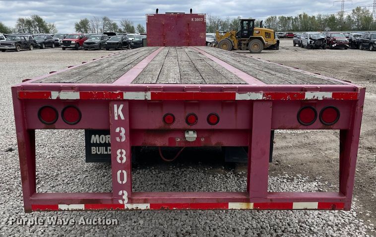 image for item DS5501 1997 Clark  flatbed trailer