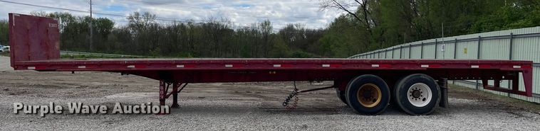 image for item DS5501 1997 Clark  flatbed trailer