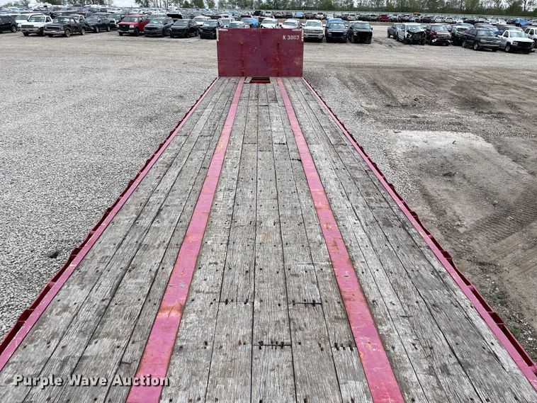 image for item DS5501 1997 Clark  flatbed trailer