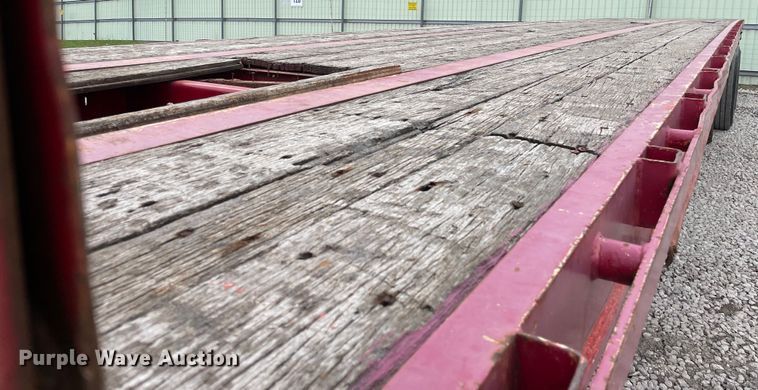 image for item DS5501 1997 Clark  flatbed trailer
