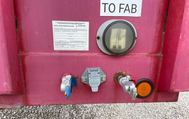 image for item DS5501 1997 Clark  flatbed trailer