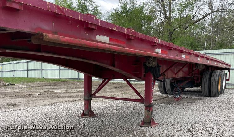 image for item DS5501 1997 Clark  flatbed trailer