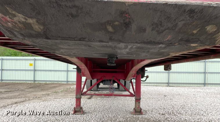 image for item DS5501 1997 Clark  flatbed trailer