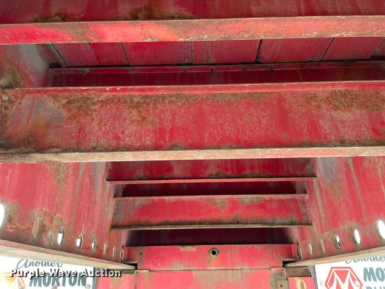 image for item DS5501 1997 Clark  flatbed trailer