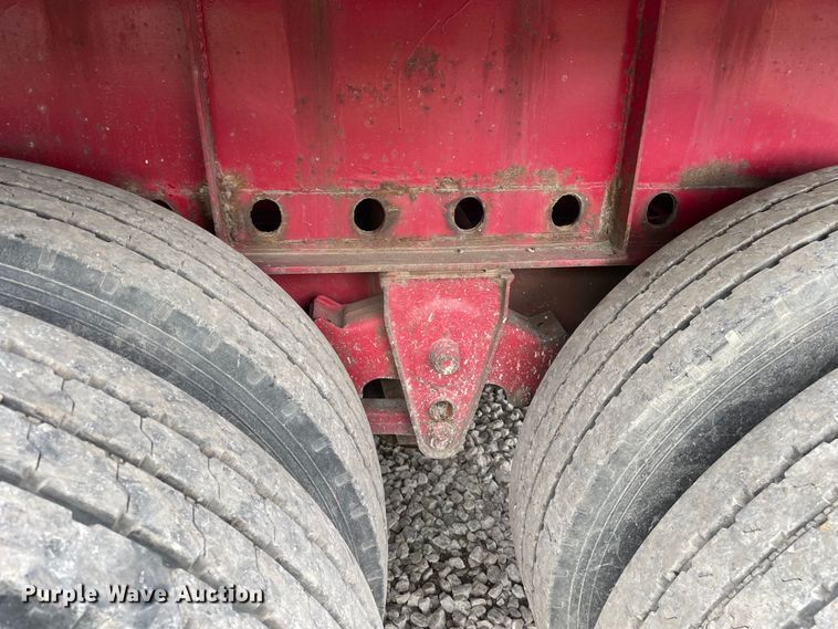 image for item DS5501 1997 Clark  flatbed trailer