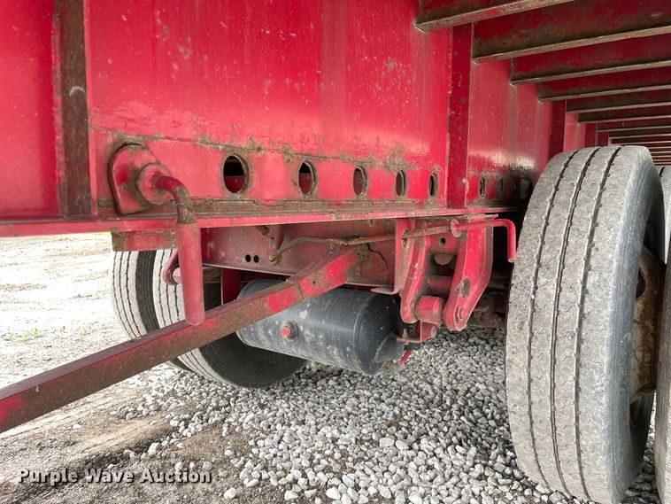 image for item DS5501 1997 Clark  flatbed trailer