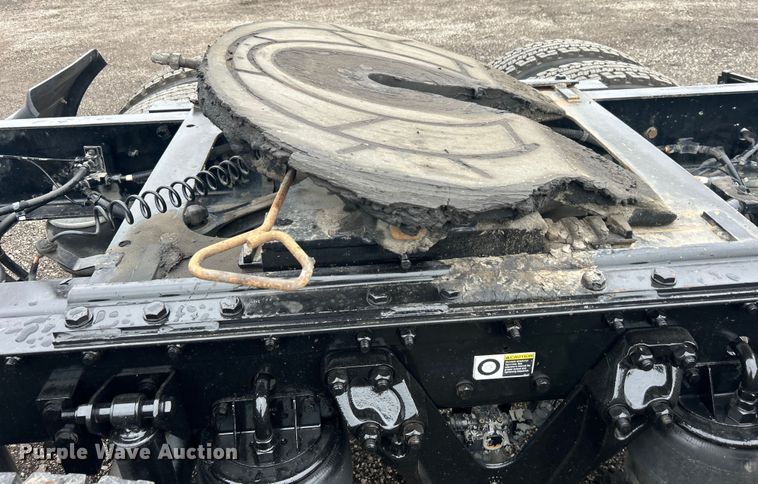 image for item EG1409 2006 Kenworth T800 semi truck