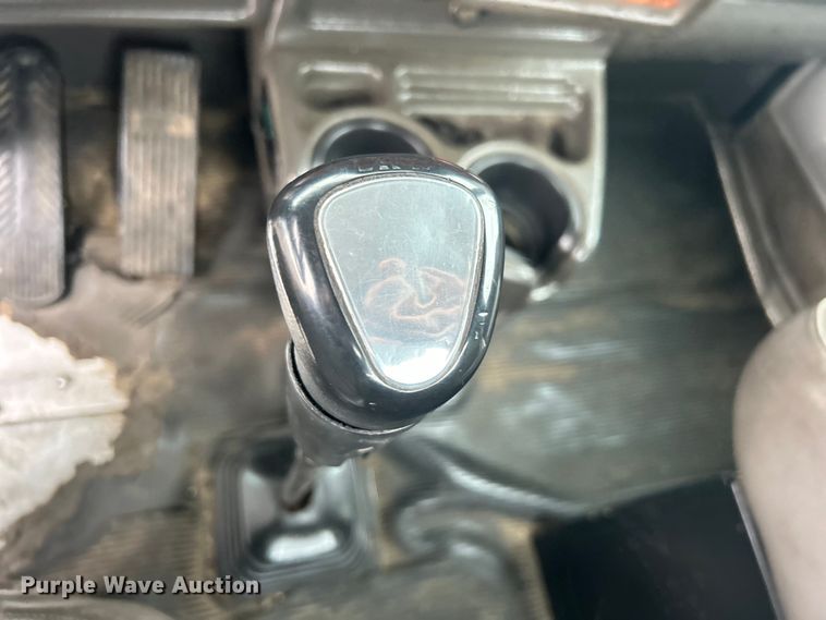 image for item EG1409 2006 Kenworth T800 semi truck