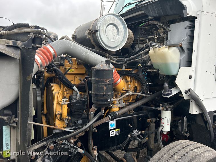 image for item EG1409 2006 Kenworth T800 semi truck