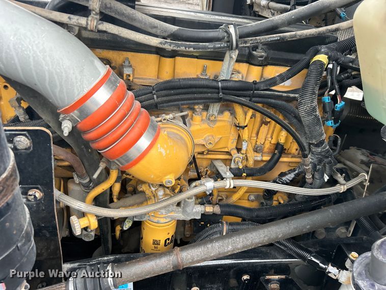 image for item EG1409 2006 Kenworth T800 semi truck