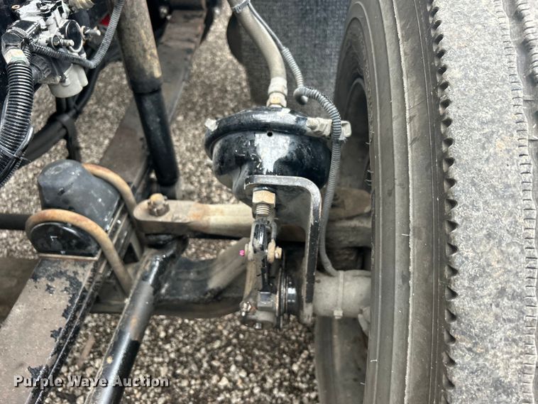 image for item EG1409 2006 Kenworth T800 semi truck