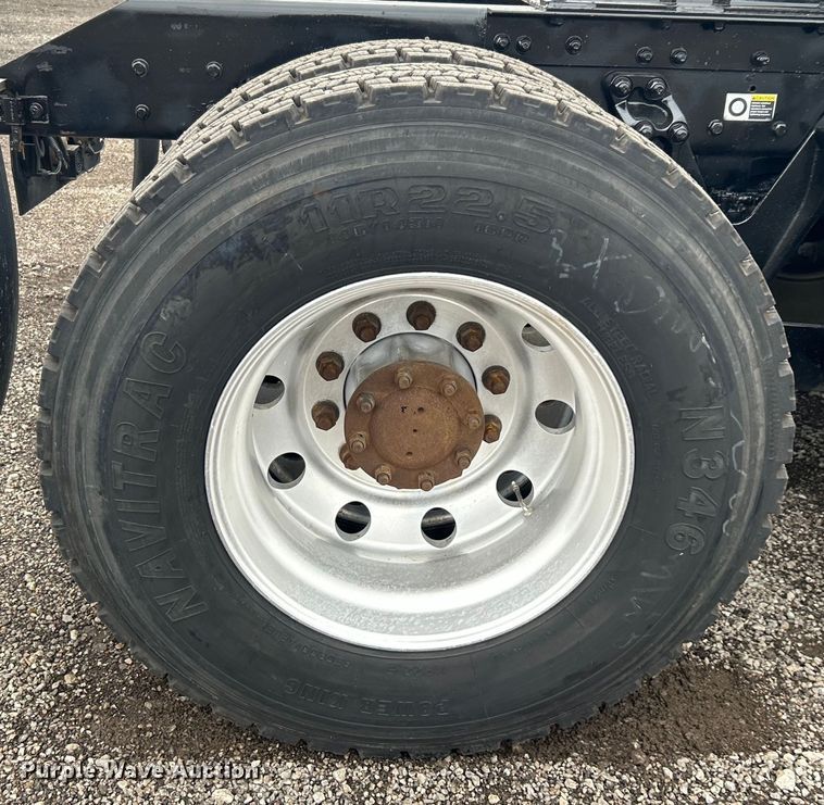 image for item EG1409 2006 Kenworth T800 semi truck